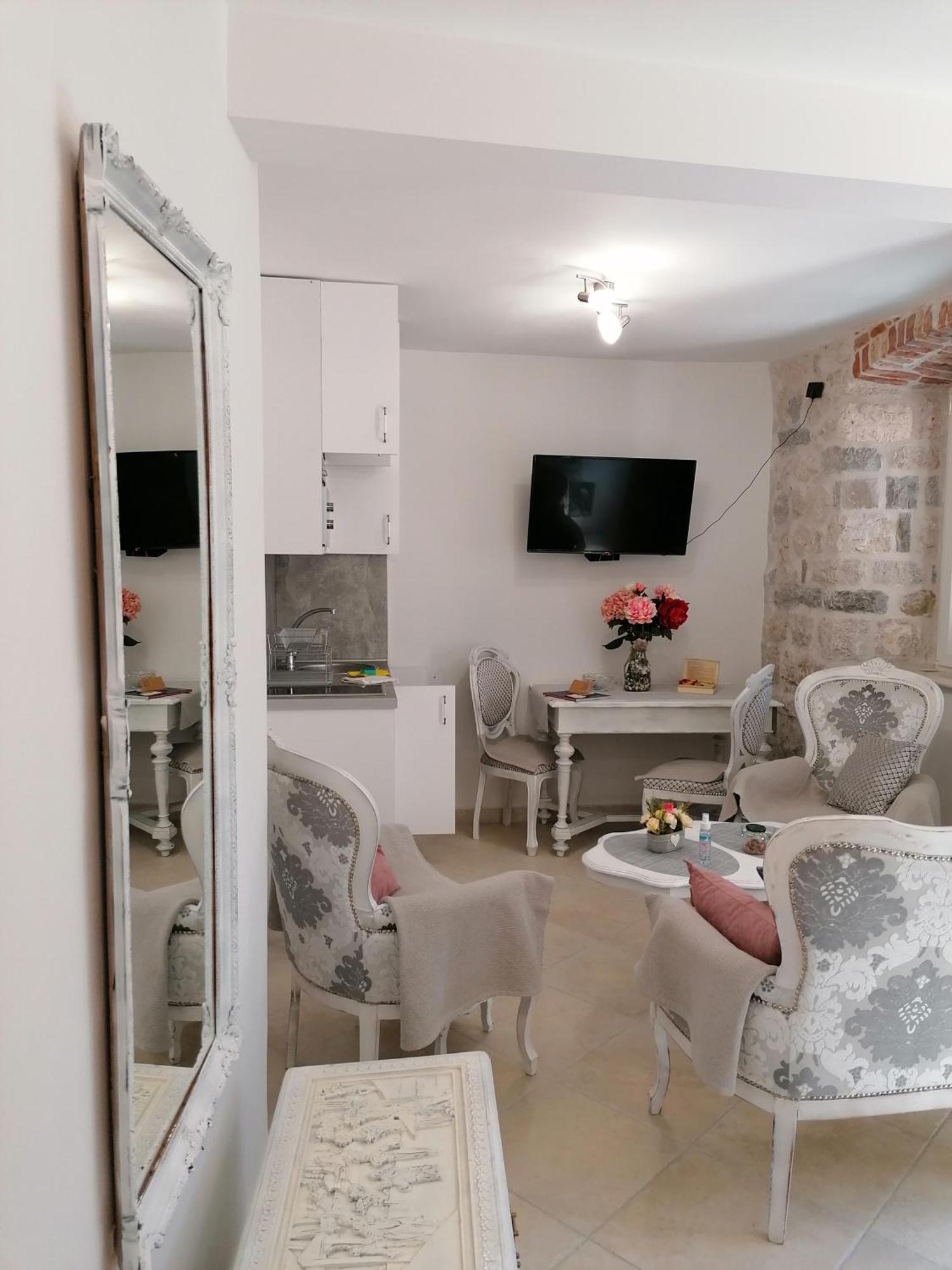 New Renovated Old Town Martiva Apartment Kotor Room photo