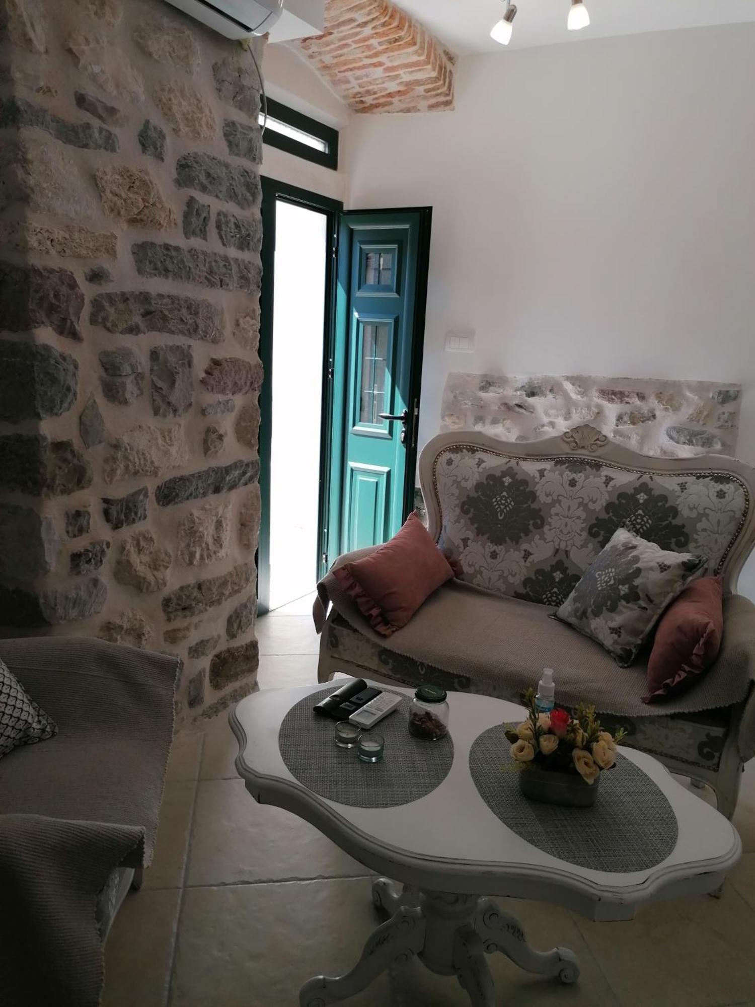 New Renovated Old Town Martiva Apartment Kotor Room photo