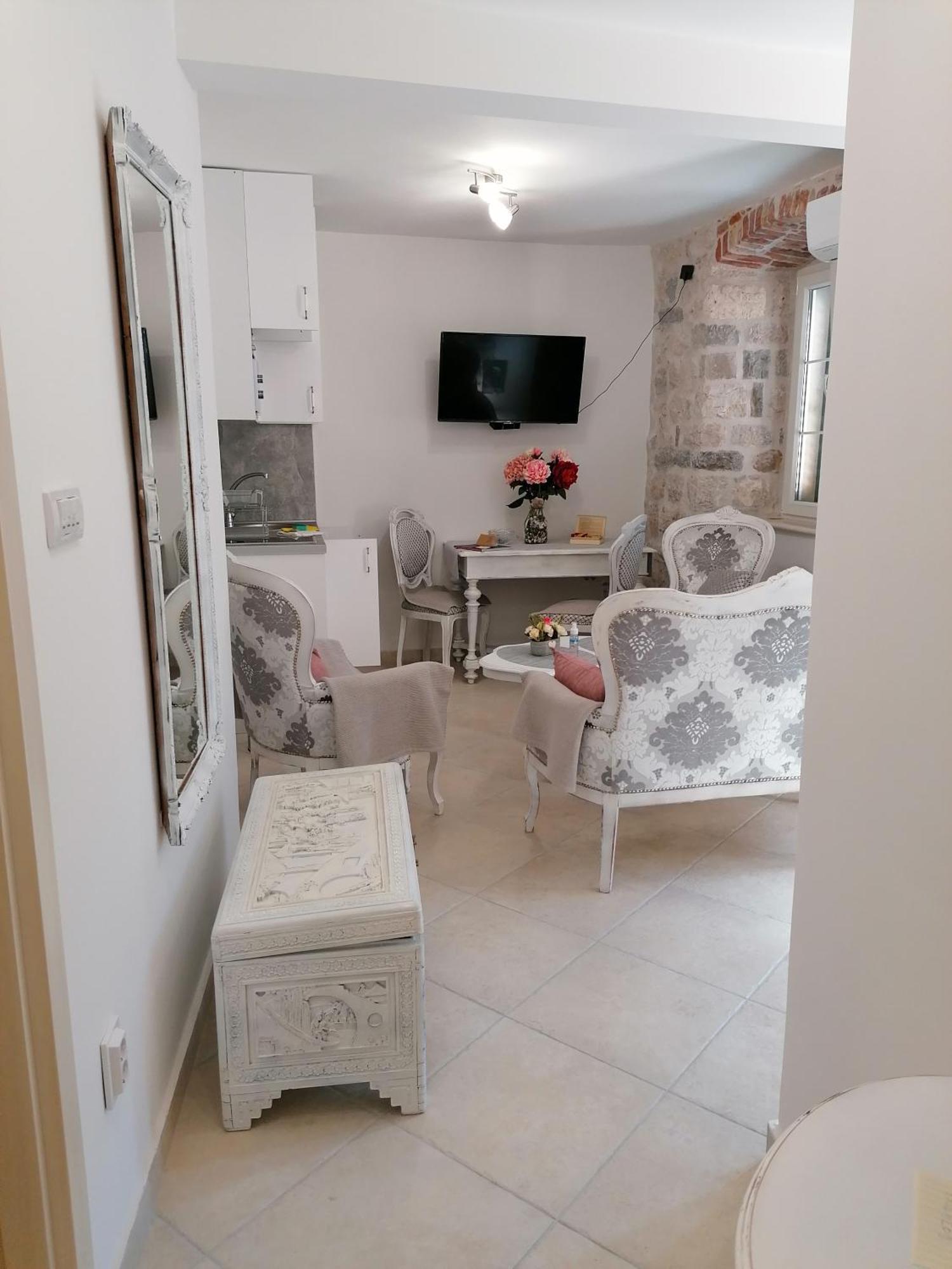 New Renovated Old Town Martiva Apartment Kotor Room photo